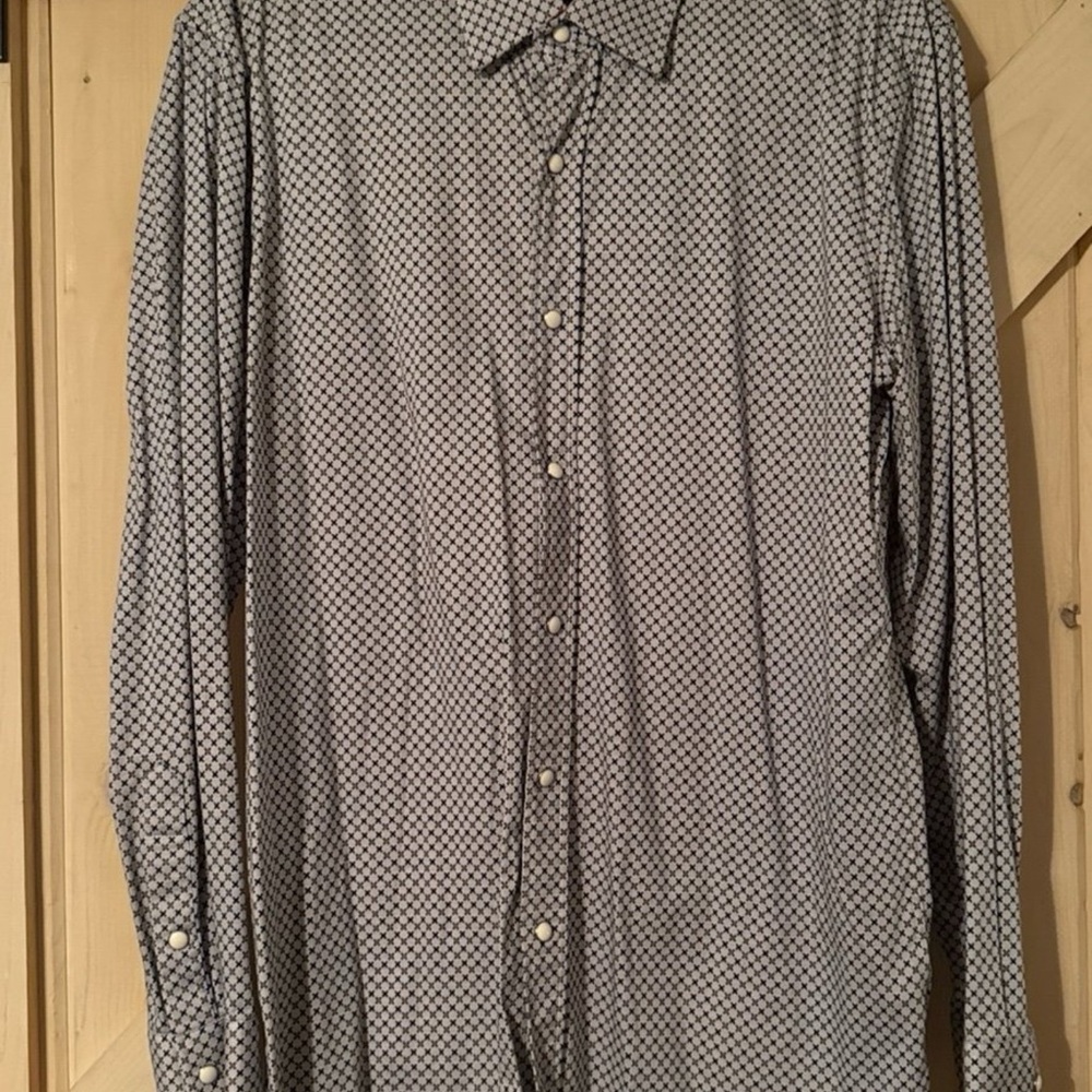 Scully 
Men’s Dress Shirt 
Pearl Snaps
Size Medium
